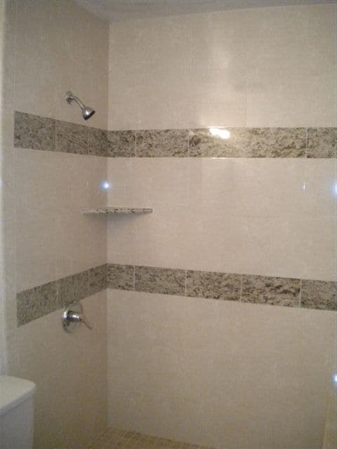 Building Photo - Los Caballeros #015