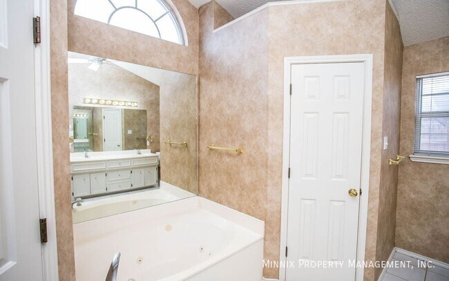 Building Photo - 6024 74th St