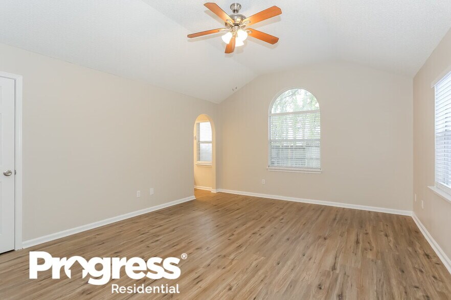 Building Photo - 1156 Radis Pl