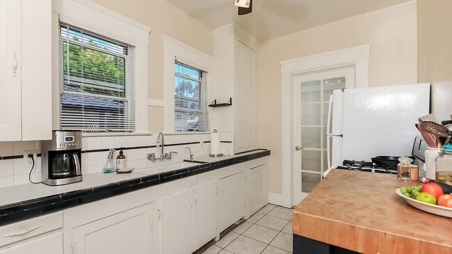 Building Photo - 1252 23rd St
