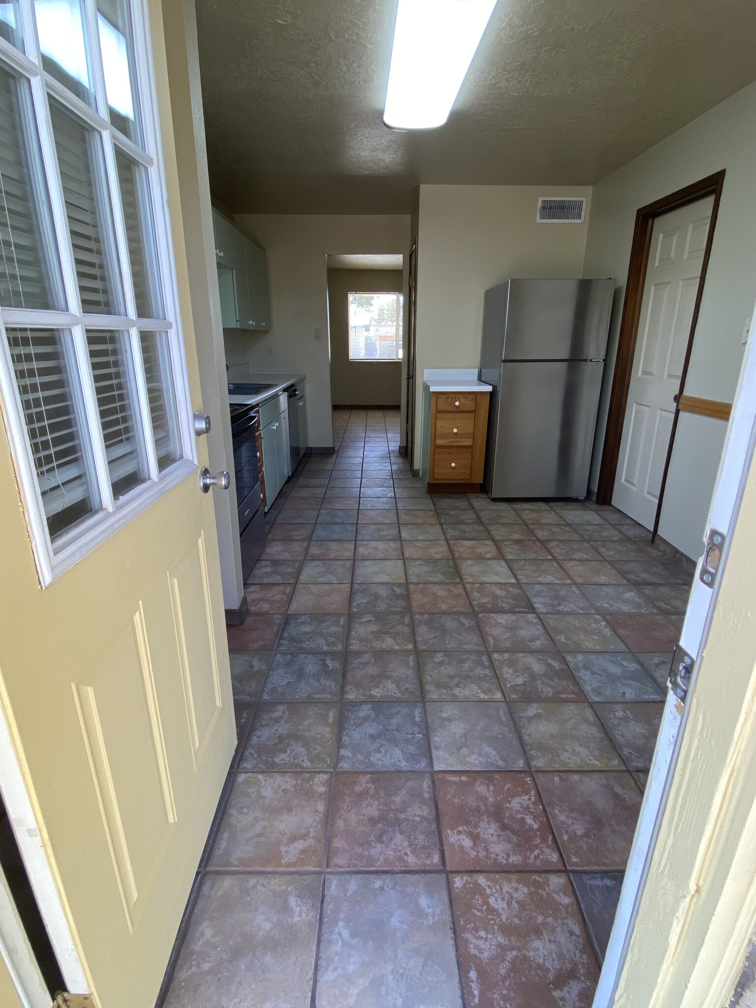 Kitchen from Backyard - 1000 Glendale Dr
