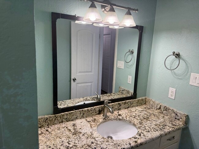 Building Photo - 304 Patriot Cir