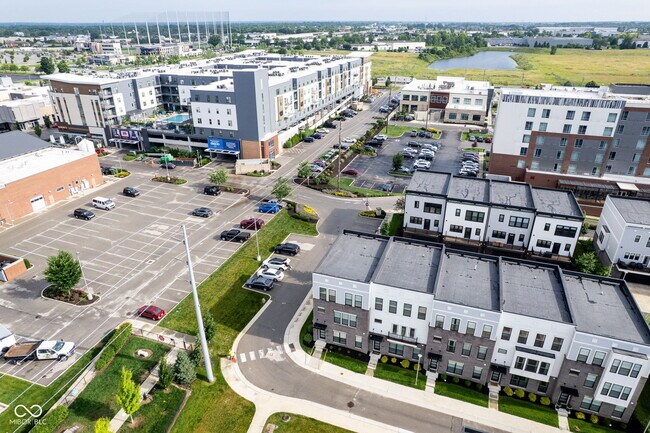 Building Photo - 9728 Junction Sta