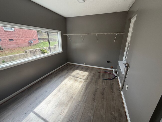 Building Photo - Tons of Space and Super Location