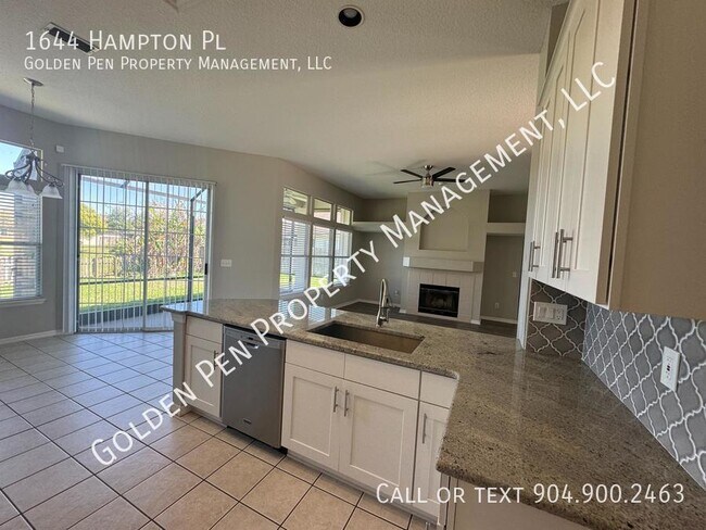 Building Photo - 1644 Hampton Pl