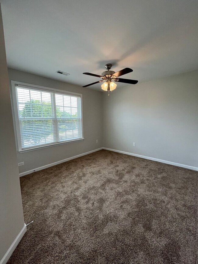 Building Photo - 3 BR 2 1/2 Bath, Just a Short Distance to Swamp Rabbit and Downtown Greenville!