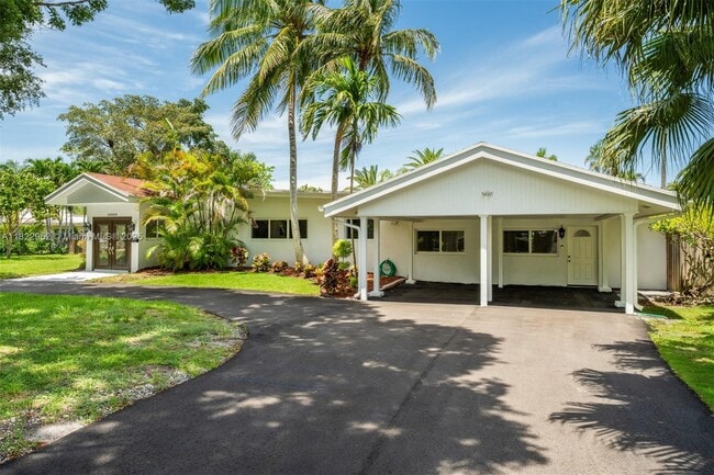 Building Photo - 12525 SW 72nd Ave