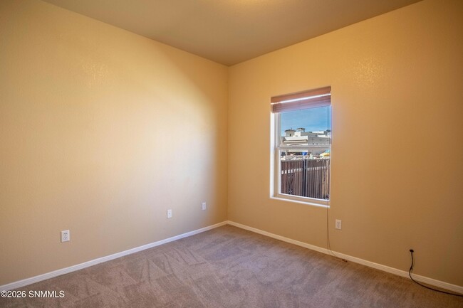 Building Photo - 4032 Cll De Estrellas