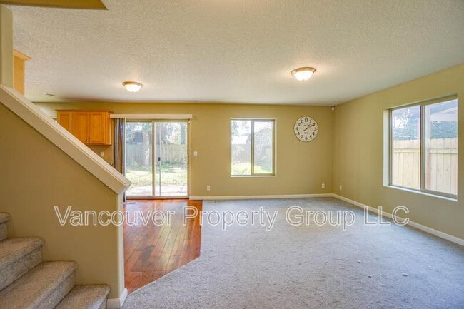 Building Photo - 2217 NE 94th Ct