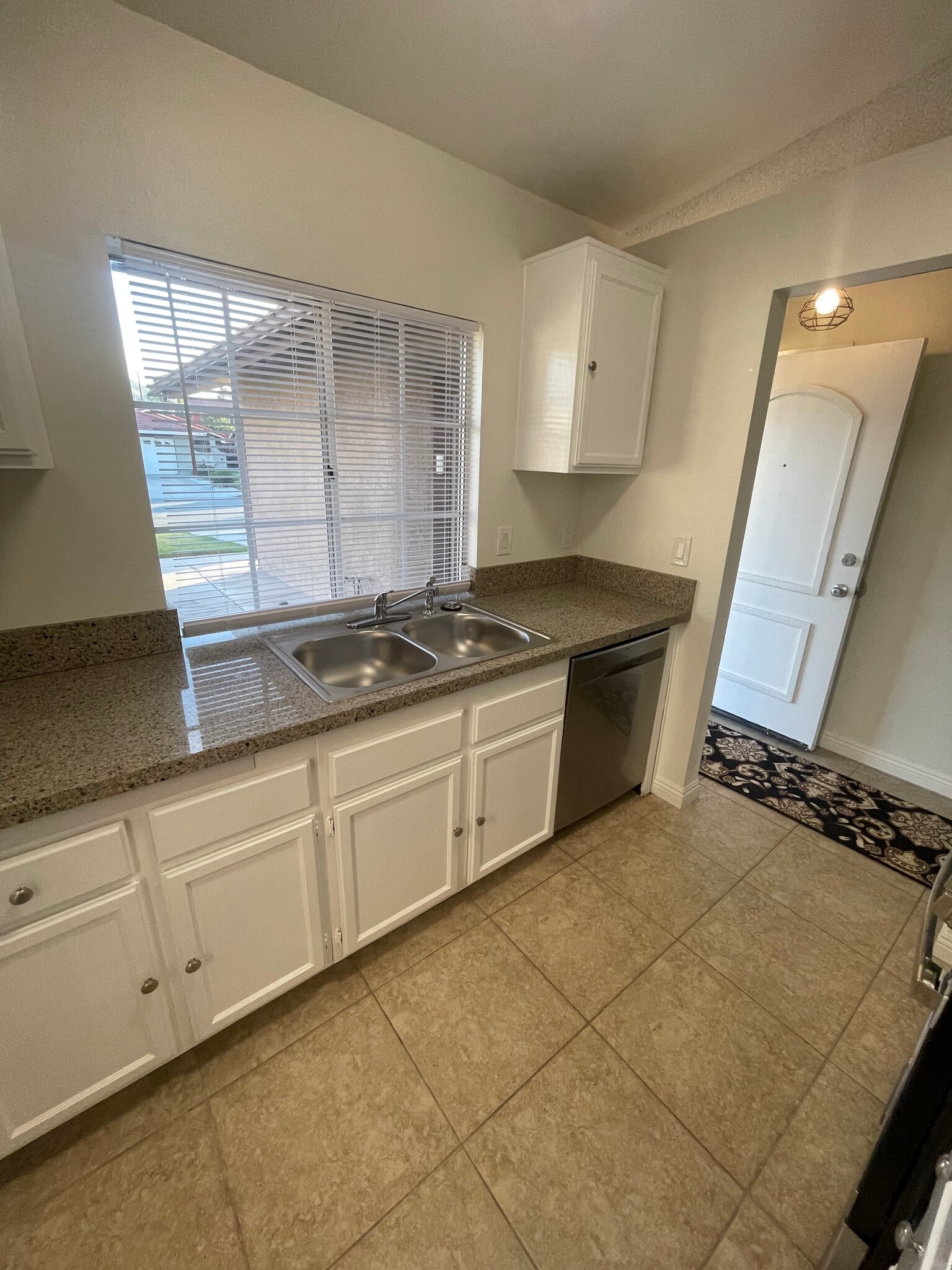 Remodel kitchen with granite countertops - 1931 Union St