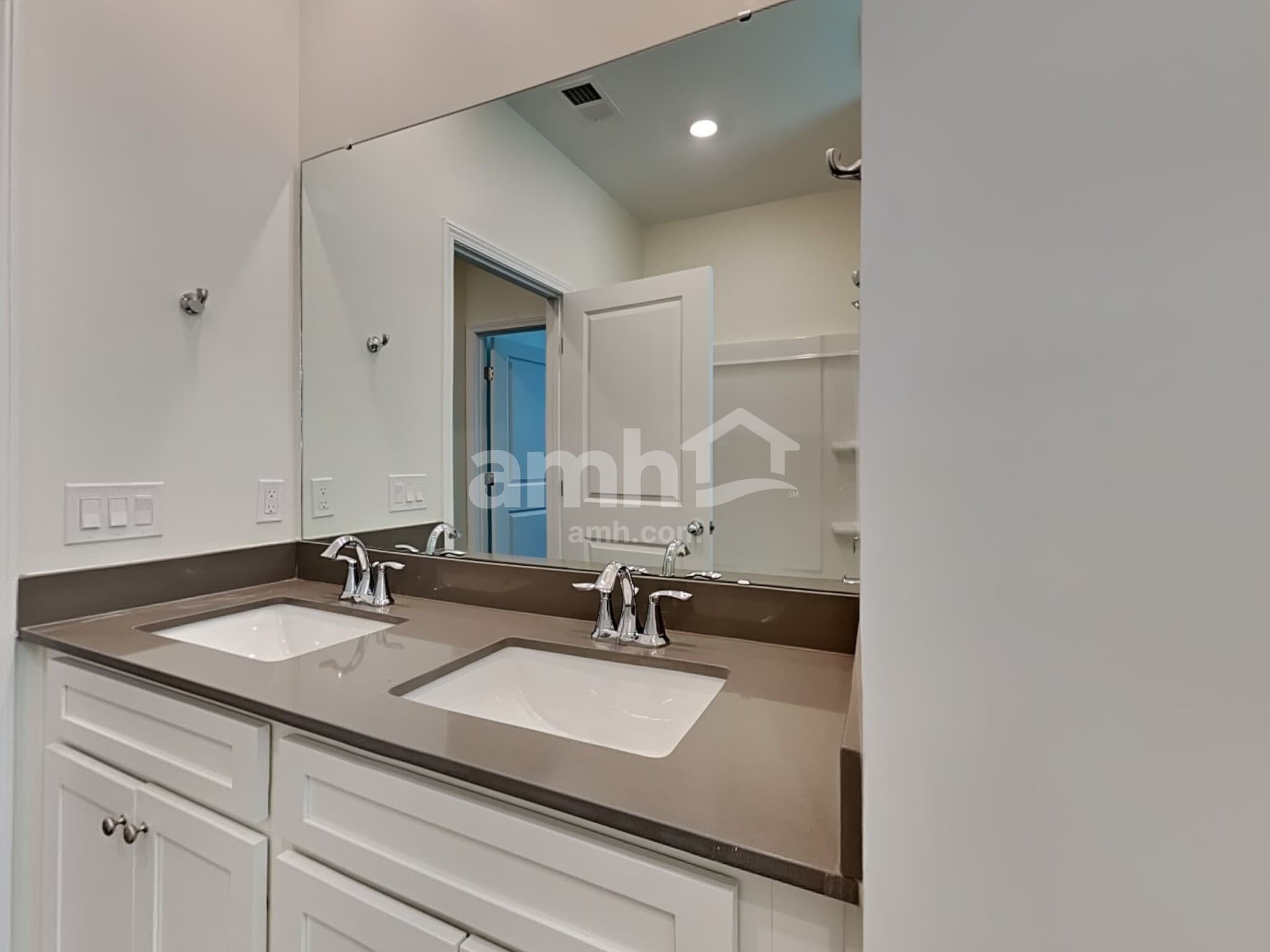 Building Photo - 534 Plumeria Ln