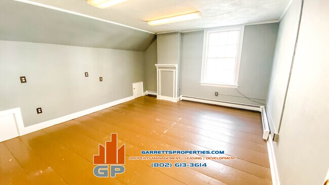 Building Photo - 102 S Main St