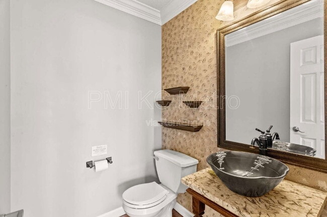 Building Photo - 824 SE 11 Terrace