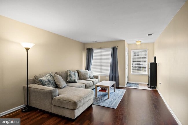 Building Photo - 108 Tattersall Dr