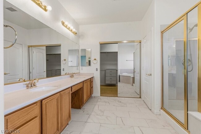 Building Photo - 612 Silver Grove St