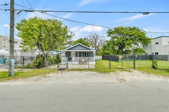 Building Photo - 1463 NW 70th St