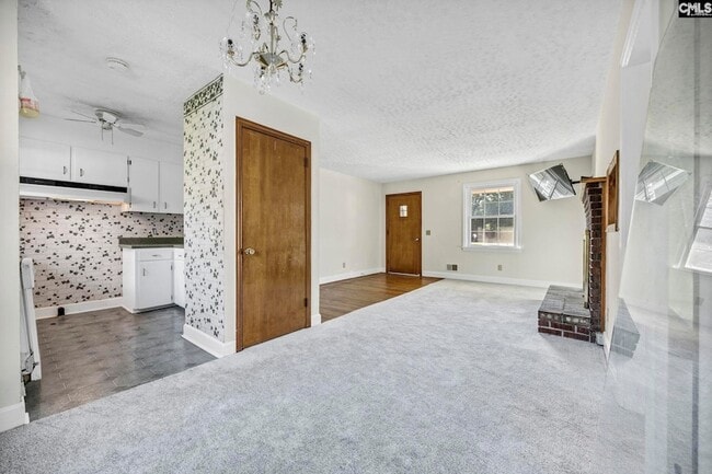 Building Photo - 1709 Woodfield Dr