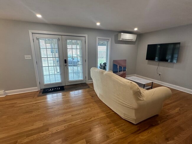 Building Photo - 20 State Park