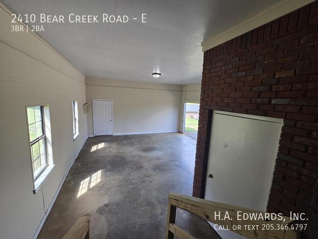 Building Photo - 2410 Bear Creek Rd
