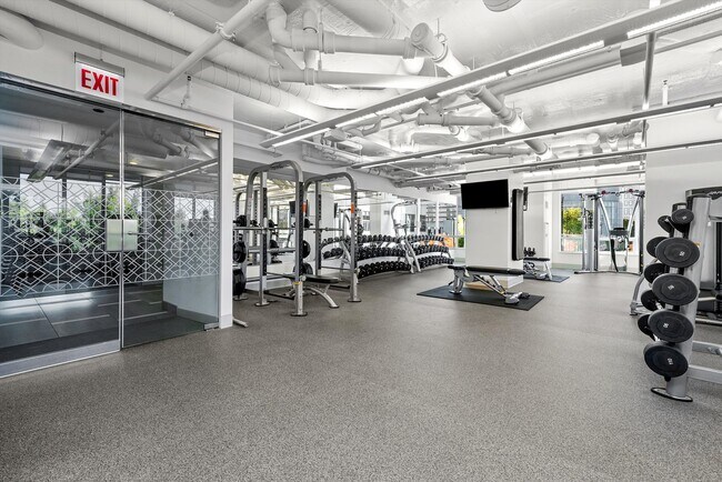 Building Photo - 750 N Hudson Ave