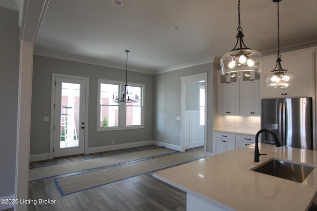 Building Photo - 6320 Pond Lily St