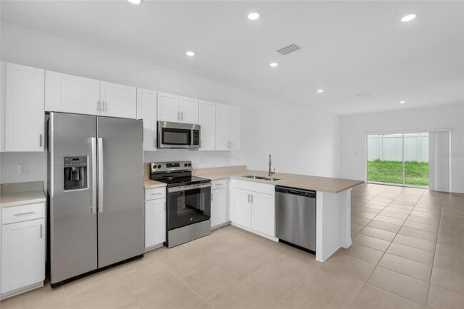 Building Photo - 8765 Daybreak St