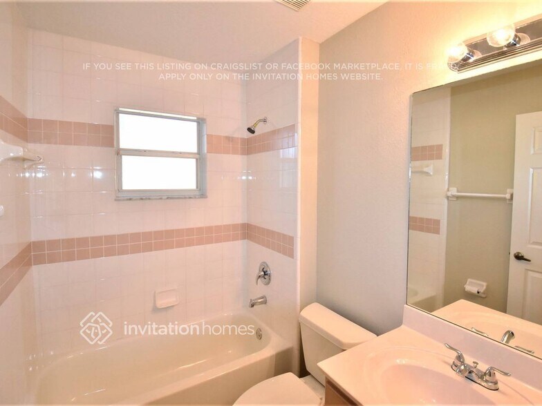 Building Photo - 127 Needlewood Loop