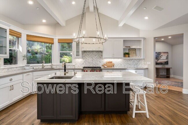 Building Photo - 775 Kirkcrest Rd