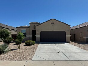 Building Photo - Single Story 3 bedroom 2 bath Magma Ranch