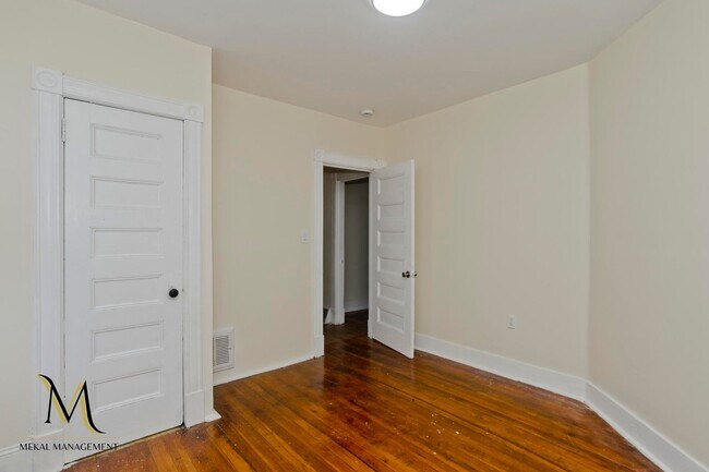 Building Photo - 54-56 Clantoy Street