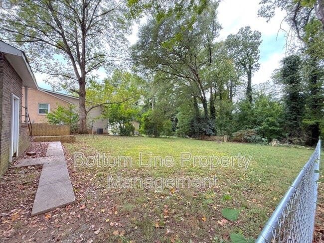 Building Photo - 3432 Sargeant Dr