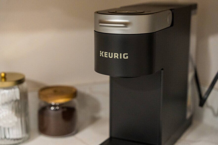 Building Photo - 10268 Cleveland Rd