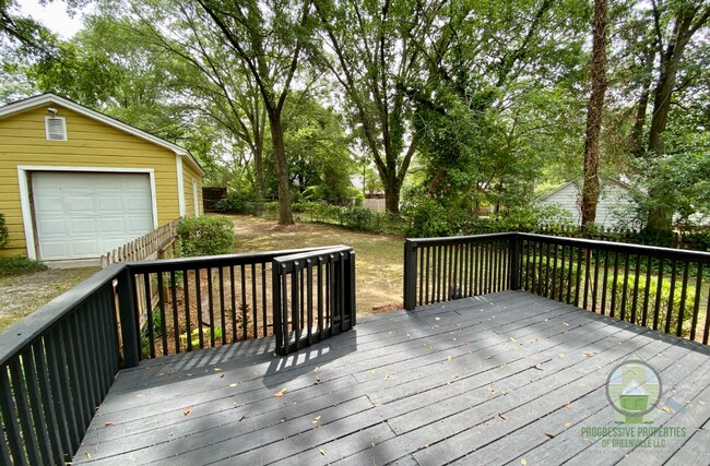 Building Photo - 103 Willow Springs Dr