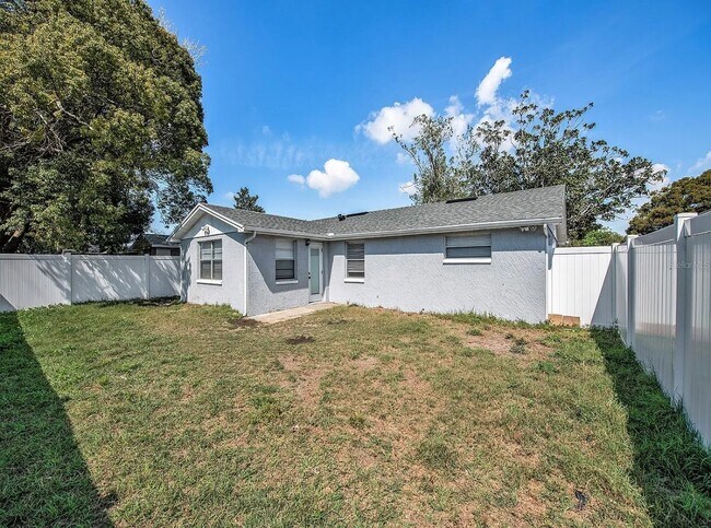 Building Photo - 5804 Elena Dr