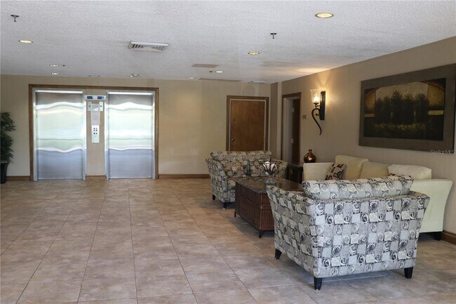 Building Photo - 2333 Feather Sound Dr