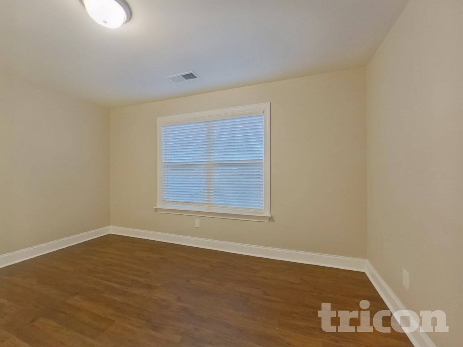 Building Photo - 1990 Woodmont Dr