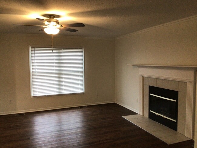 Building Photo - 726 Heartland Meadows Dr