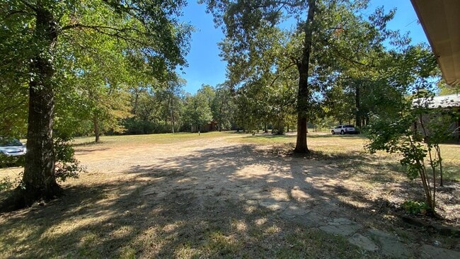 Building Photo - 10521 Tanyard Rd