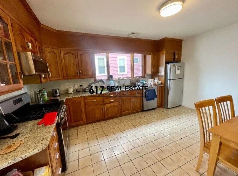 Building Photo - 449 Broadway