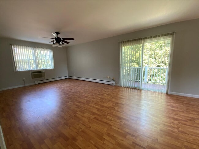 Building Photo - 31 Parkside Dr