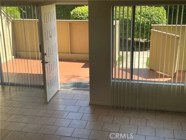 Building Photo - 1430 W Badillo St