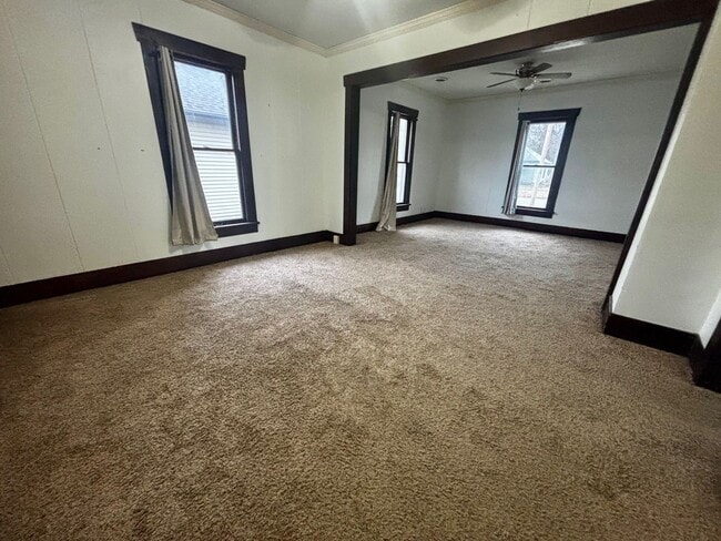 Building Photo - Italian Estates Property Management