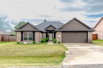 Building Photo - 103 Palomino Dr