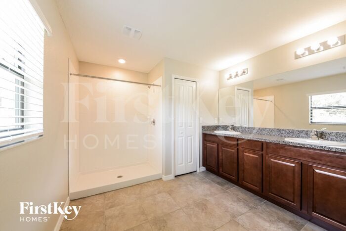 Building Photo - 9723 Sage Creek Dr