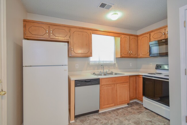 Building Photo - 1023 Shadow Ridge Ave