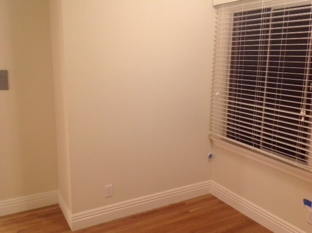 Building Photo - 3549 Lakeshore Ave