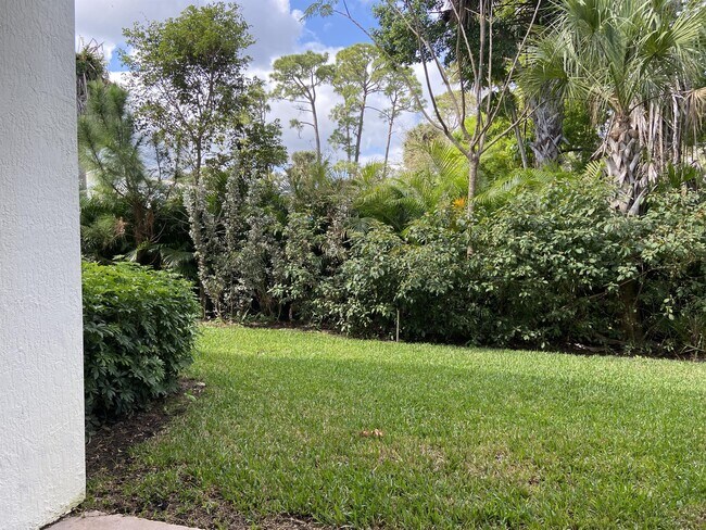 Building Photo - 365 Bella Sol Way