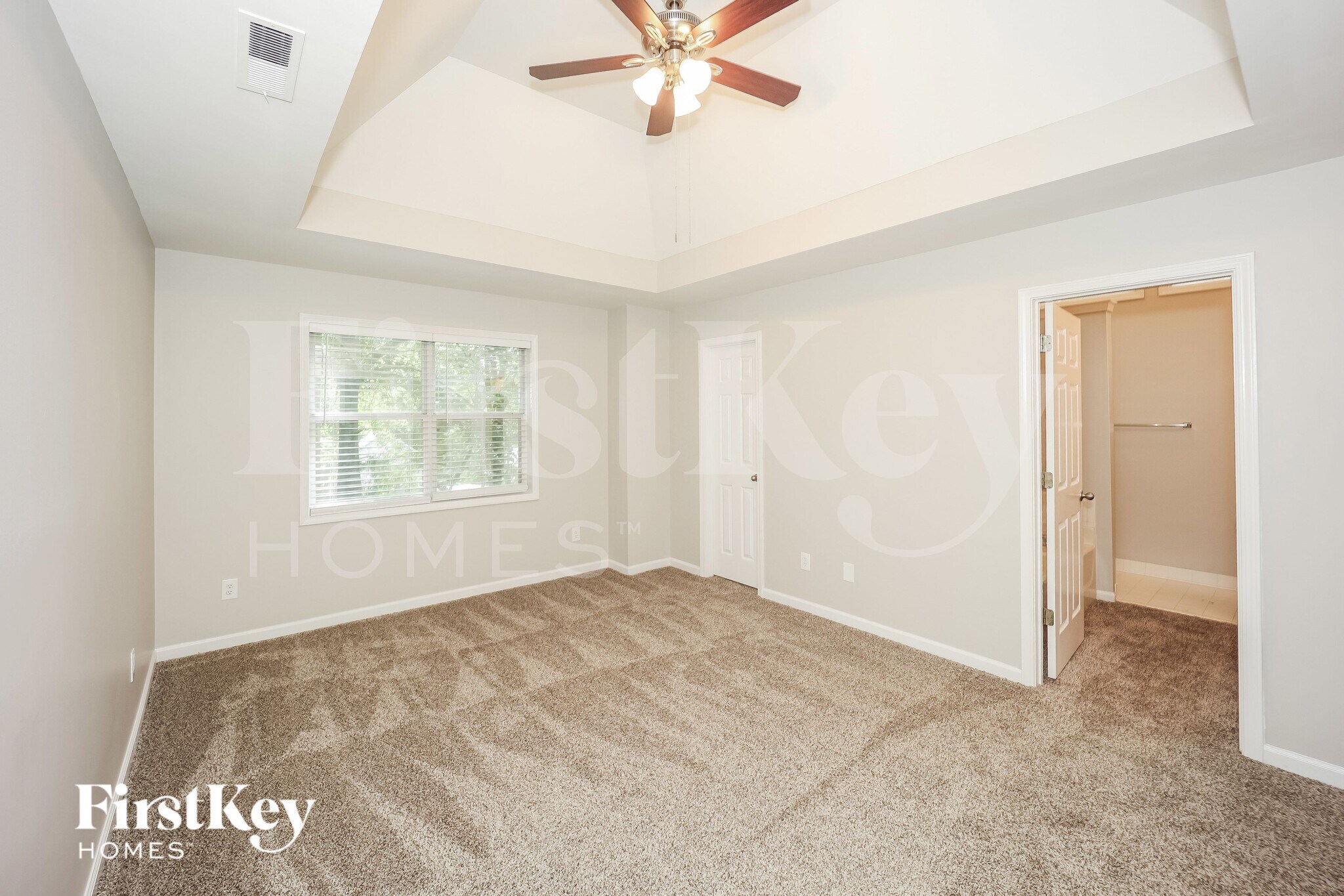 Building Photo - 42 Treetop Ln