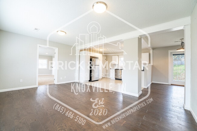 Building Photo - 837 Teffeteller Ln