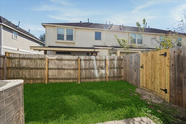 Building Photo - 13047 Lawsons Creek Ln